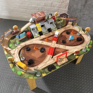 Гараж с трассой Тачки 3 (17211_KE)